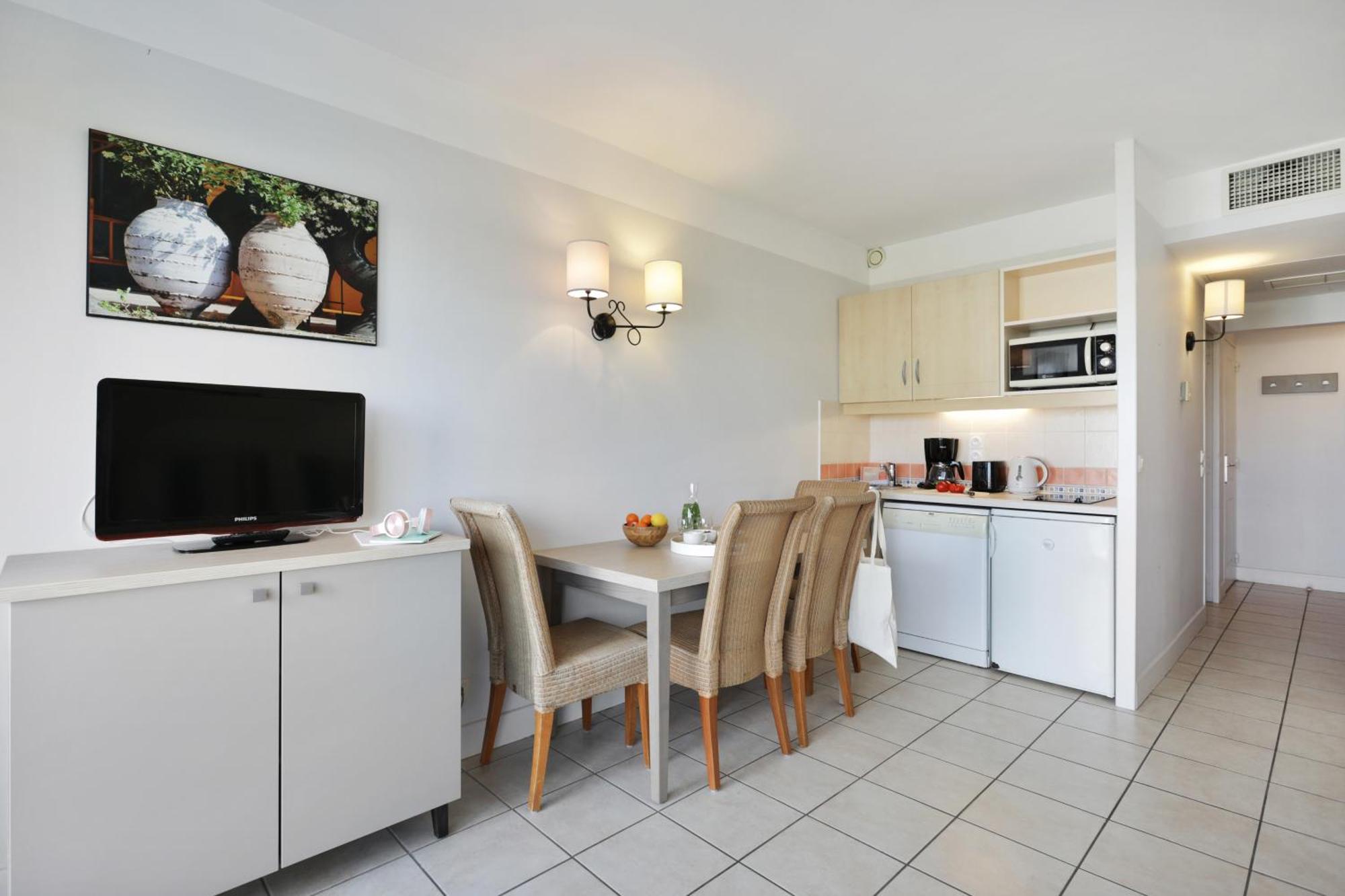 Résidence Héliotel Marine Saint-Laurent-du-Var Extérieur photo