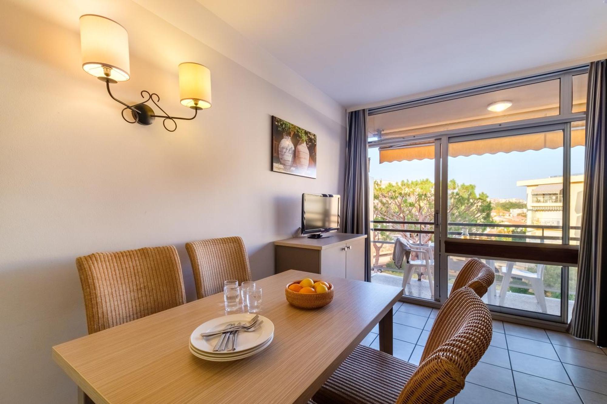 Résidence Héliotel Marine Saint-Laurent-du-Var Extérieur photo